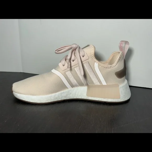 Adidas NMD R1 W Running Shoes Wonder Quartz/Earth Strata/Super Pop Womans 7.5